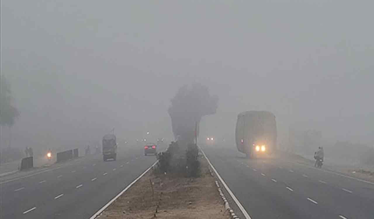 उत्तर भारत में कड़ाके की ठंड, कई जगह दृश्यता जीरो