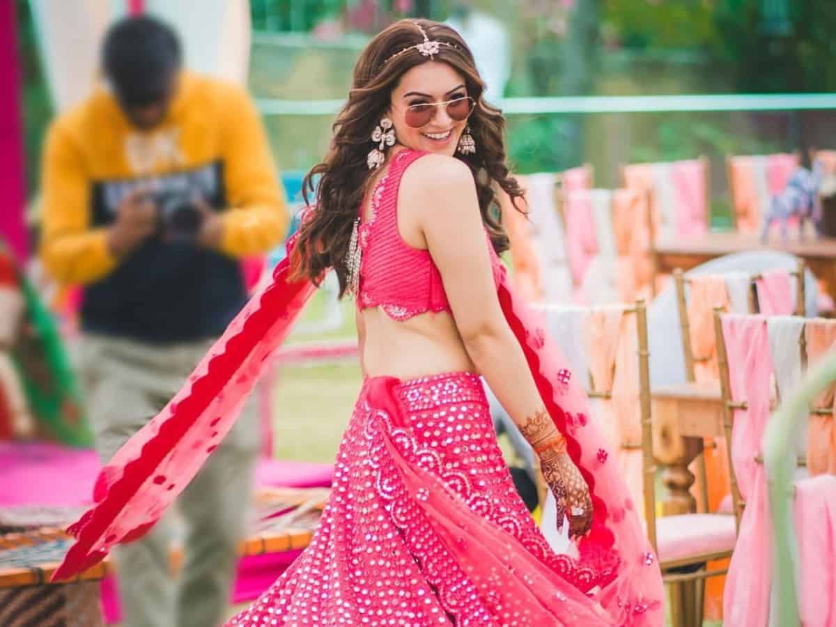 Hansika Motwani Mehendi: हंसिका मोटवानी के प्री-वेडिंग फंक्शन हुए शुरु, मेहंदी सेरेमनी की तस्वीरें आई सामने