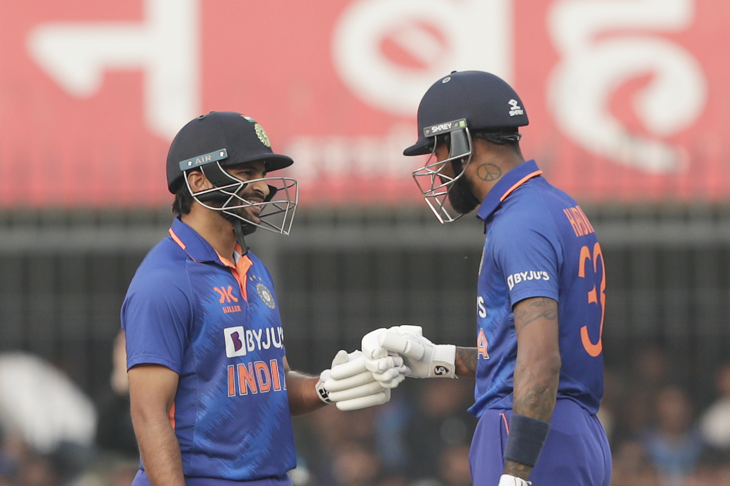 IND vs NZ 3rd ODI Live: भारत ने न्यूजीलैंड को दिया 386 रनों का लक्ष्य, रोहित और शुभमन गिल ने जड़ा शतक