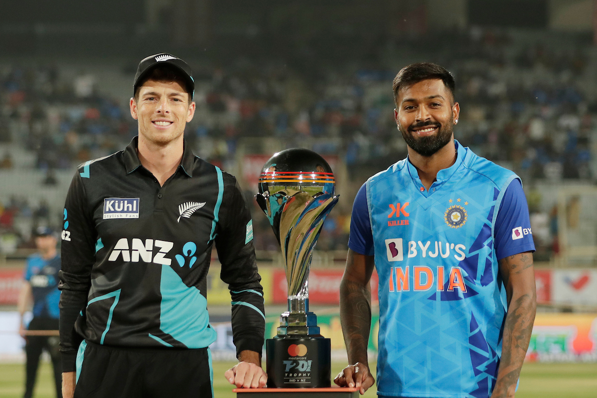 IND vs NZ 2nd T-20 Live: दूसरे टी-20 मुकाबले में न्यूजीलैंड ने टॉस जीतकर बल्लेबाजी करने का किया फैसला, आज उमरान के जगह चहल को मिला मौका