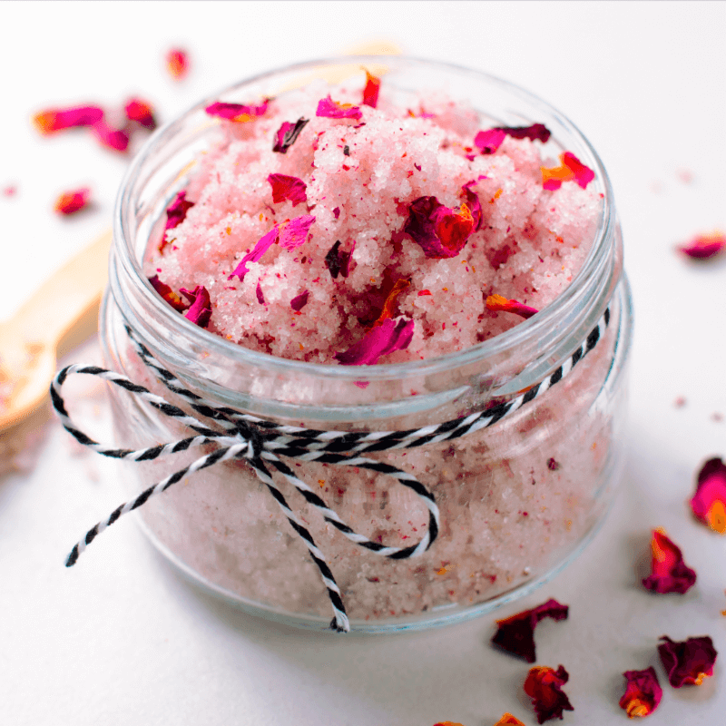 Sugar Scrub: ग्‍लोइंग स्किन पाने के लिए जरुर करें शुगर स्‍क्रबिंग, चीनी से बनाएं इन 3 तरह के स्क्रब