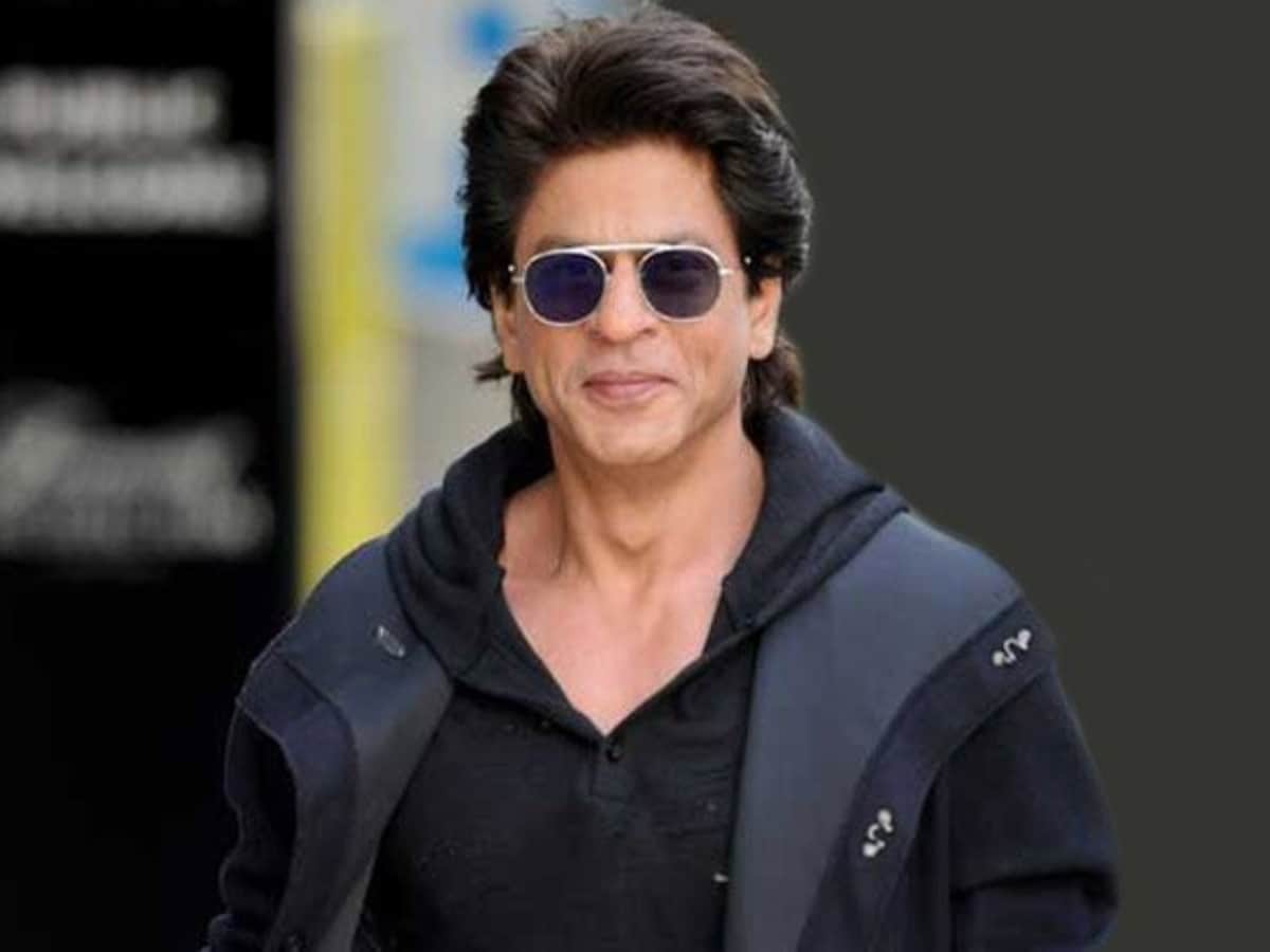 Shahrukh Khan: महीने में कितना कमाते हैं शाहरुख खान? तो उन्होंने अपने अंदाज में बताई अपनी असली कमाई