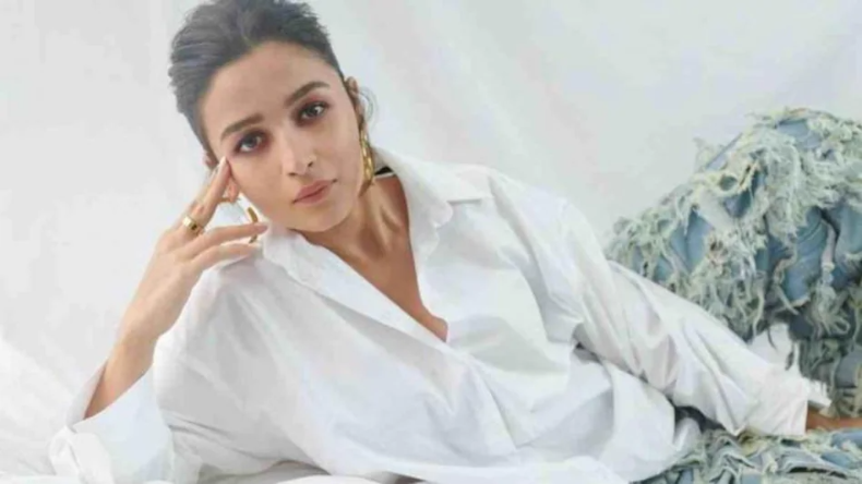 Alia Bhatt News: आलिया भट्ट के बाद पैपराजी पर फूटा इन एक्टर्स का गुस्सा, बताया- बेहद शर्मनाक..