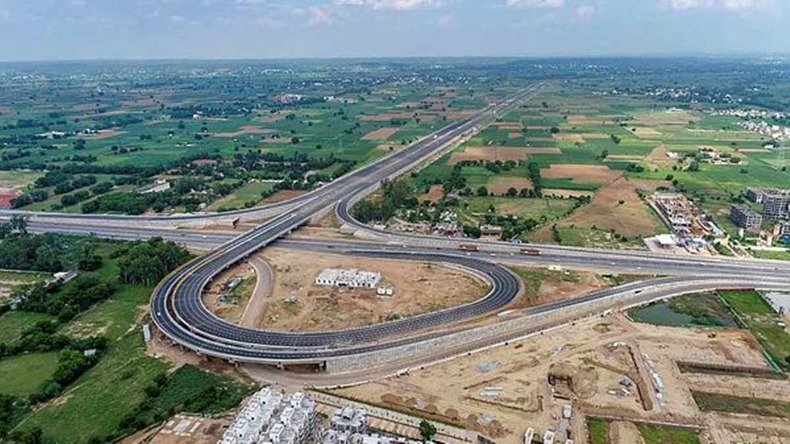 Delhi Jaipur Expressway: दिल्ली से जयपुर पहुंचिए सिर्फ दो घंटे में, नही होगी टोल की दिक्कत