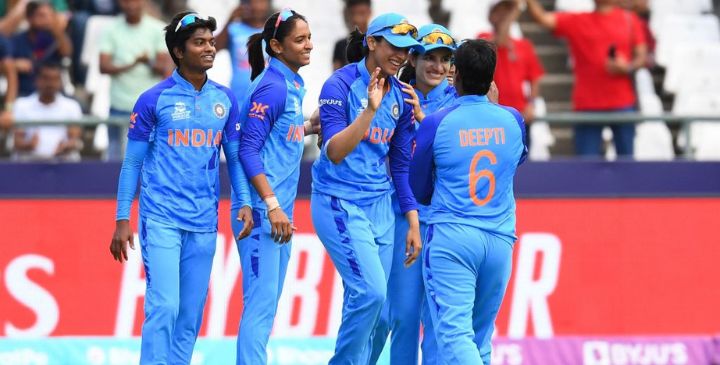 T20WomensWorldCup: विश्वकप में लगातार दूसरी जीत के साथ, सेमीफाइनल की होड़ में पहुंची भारतीय महिला टीम 