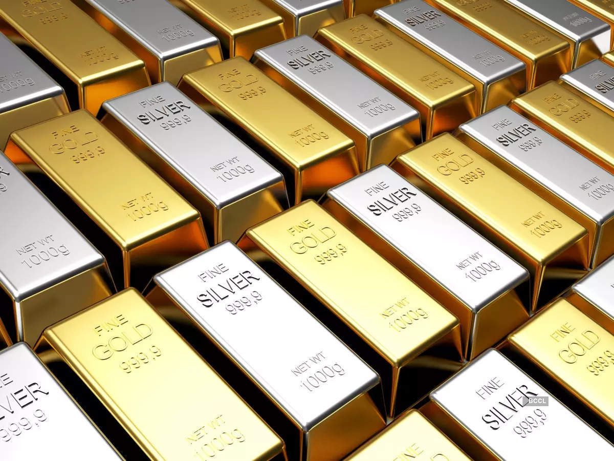 Gold, Silver and Fuel Rate Today: सोने और चांदी के भाव में आज गिरावट, ईंधन का भाव स्थिर, जानिए आज के दाम