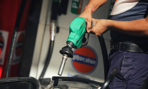 Petrol-Diesel Price Today: कच्चे तेल की बढ़ी कीमत तो इस शहर में बदल गए पेट्रोल-डीजल के दाम