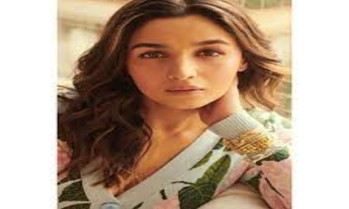 Alia Bhatt:  हॉलीवुड में आलिया भट्ट और जूनियर एनटीआर ने लहराया बुलंदियों का परचम, आरआरआर के लिए मिला स्पॉटलाइट अवॉर्ड