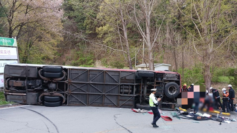 Bus accident in South Korea: दक्षिण कोरिया में पर्यटकों से भरी बस पलटी, एक की मौत, 34 घायल