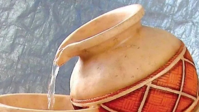 Matka Water Benefits: गर्मियों में मटके के पानी से मिलते है कई फायदे, आज से ही शुरु करें पीना