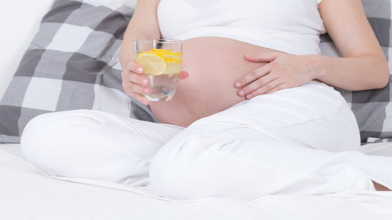 Lemon in Pregnancy: गर्भावस्था में नींबू के क्या फायदें और क्या है नुकसान, गर्भवती महिलाओं इस्तेमाल करने से पहले जरूर जाने