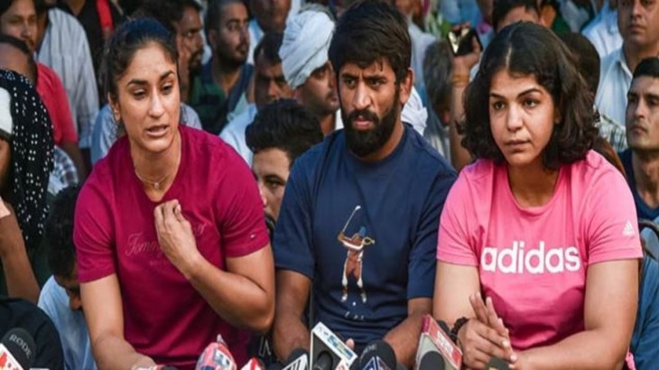 Wrestler Protest: पहलवानों का बड़ा ऐलान, कहा- अब हमें मेडल की जरूरत नहीं, गंगा में बहा देंगे फिर इंडिया गेट पर करेंगे धरना