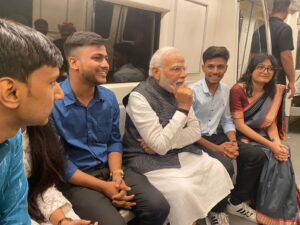 PM Modi In Metro