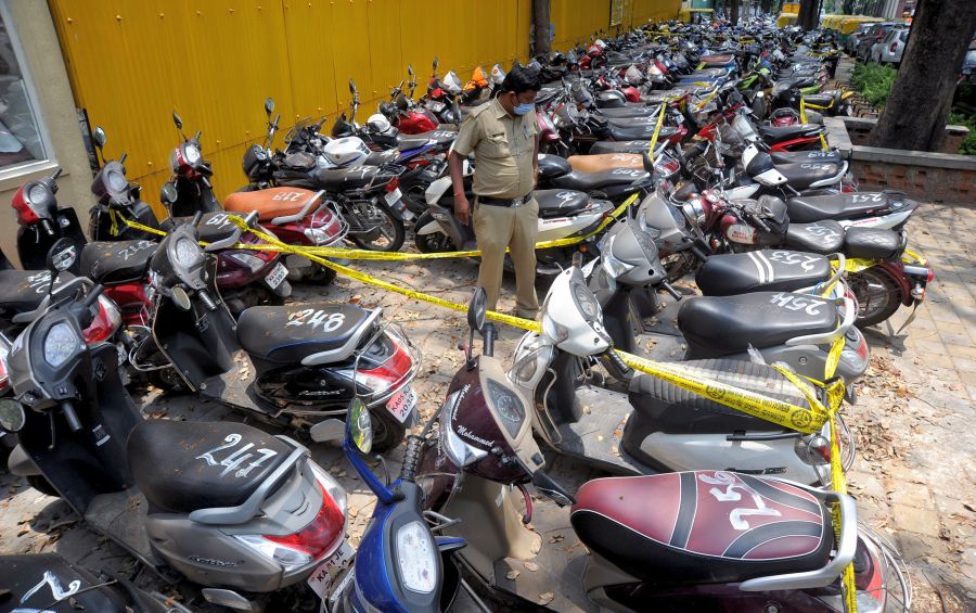 Seized Vehicles: गाड़ी जब्त जो जाएं तो करें यह काम, नहीं तो हो सकती है नीलामी