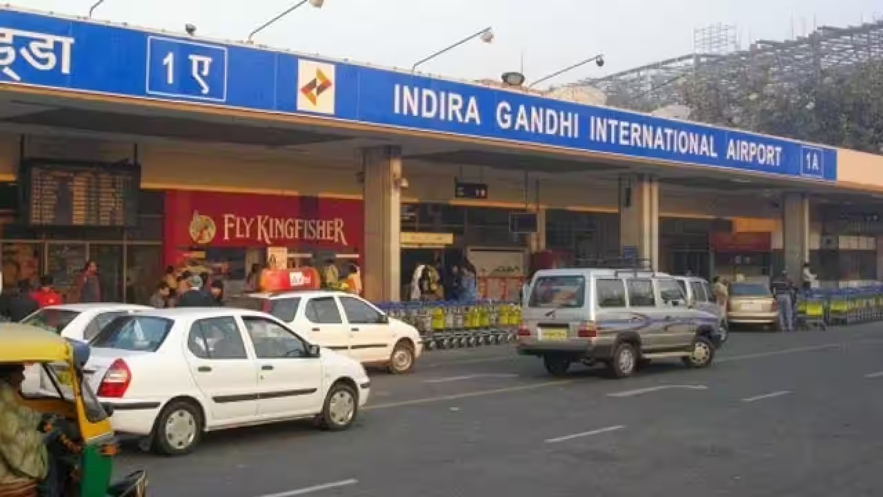 Delhi:  IGI Airport पर इमिग्रेशन रैकेट का हुआ खुलासा, भारत से श्रीलंकाई नागरिकों को विदेश भेजते थे एजेंट्स 