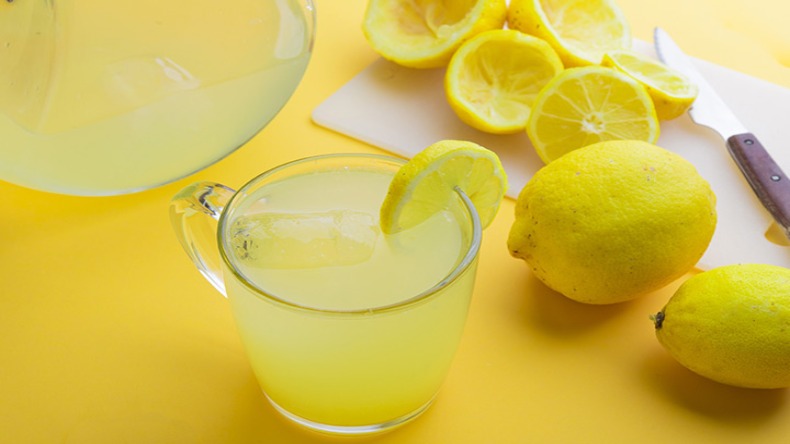 Lemon Juice in Pregnancy: प्रेगनेंसी में नींबू का रस हो सकता है फायदेमंद, इन बातों का रखें ध्यान