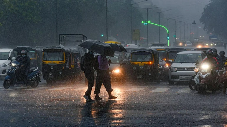 Rain in Gujarat: अगले 24 घंटे तक गुजरात में होगी भारी बारिश, इन जिलों के लिए मौसम विभाग ने जारी किया अलर्ट