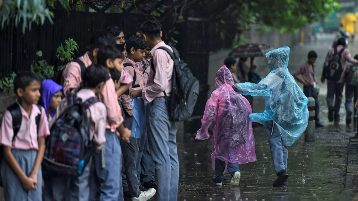 Heavy Rain In Gurugram: गुरुग्राम में सभी सरकारी और निजी स्कूल रहेंगे बंद, प्रशासन ने जारी की एडवाइजरी