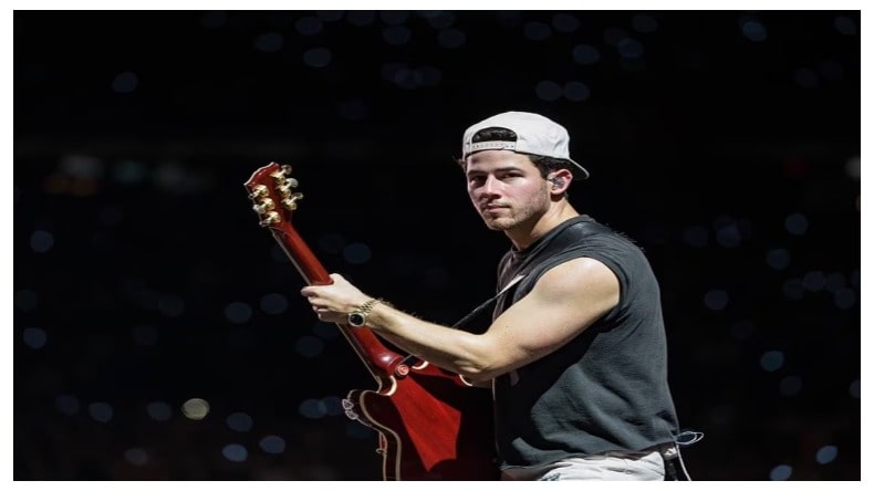 Nick Jonas On Stage: निक जोनस के साथ स्टेज पर हुई बदसलूकी, सिंगर ने दिखाया गुस्सा