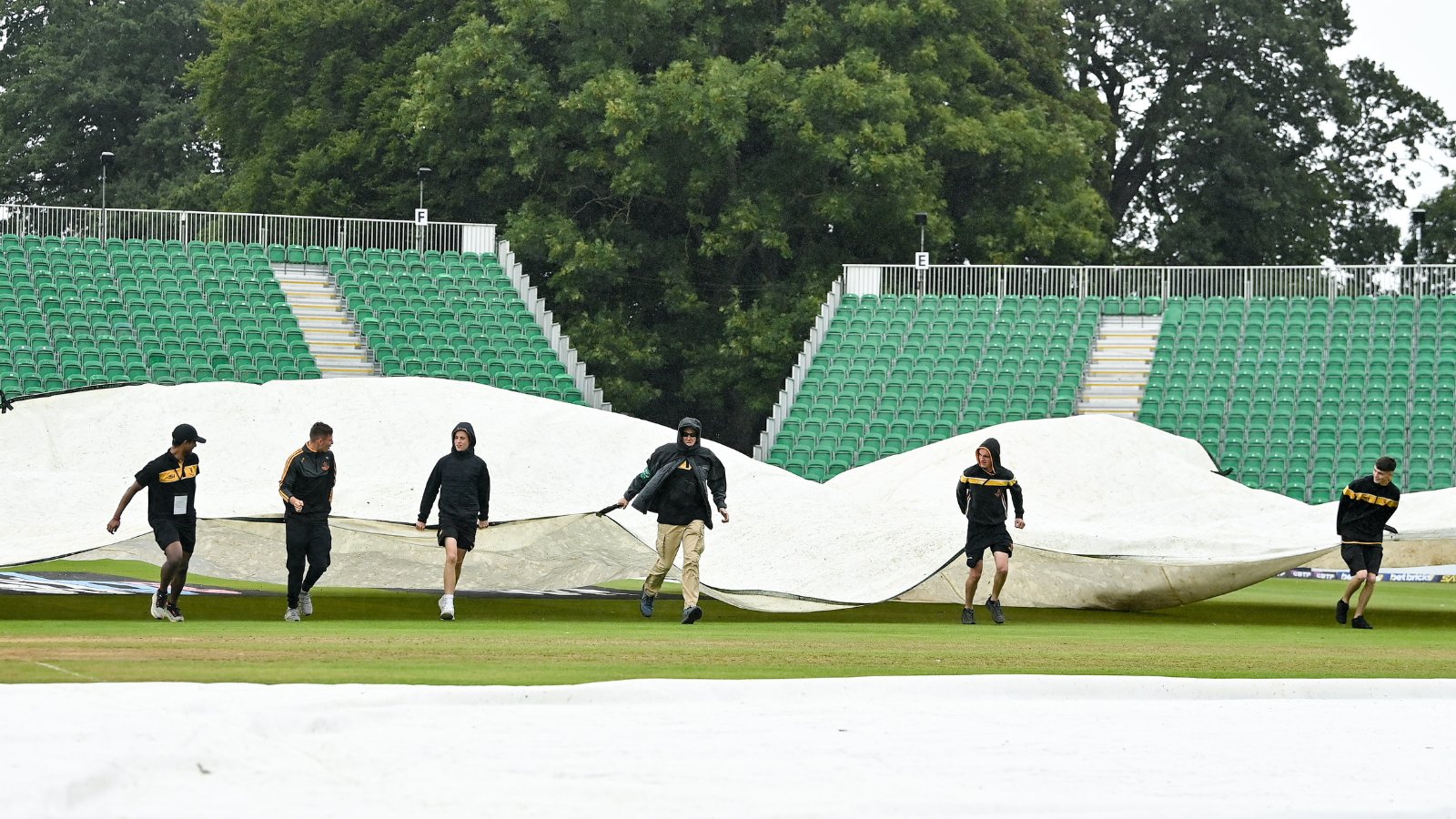 IRE vs IND: बारिश के कारण टॉस में हुई देरी, ओवरों में हो सकती है कटौती