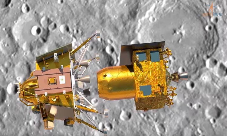 Chandrayaan 3 : जम्मू कश्मीर में बड़े स्कूलों से लेकर मदरसों तक चंद्रयान 3 कि ही चर्चा…