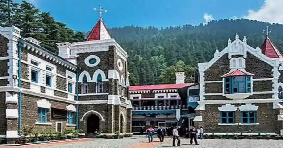 Uttarakhand High Court: कोटद्वार के मालन, सुखरो और खो नदी में अवैध खनन पर लगाया गया रोक, क्षतिग्रस्त पुलों की मरम्मत का भी निर्देश