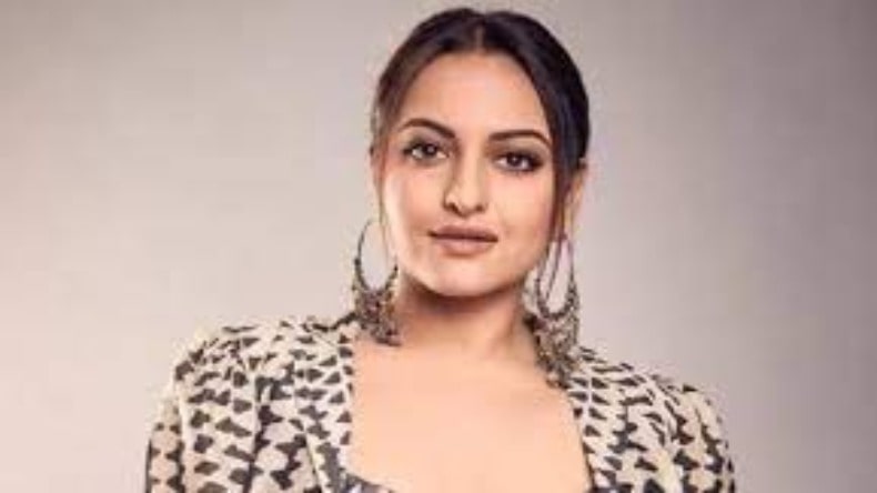 Sonakshi Sinha ने बांद्रा में समुद्र किनारे खरीदा नया आशियाना, किमत सुन उड़ जाएंगे होश