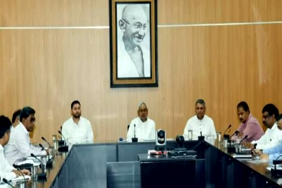 Bihar Cabinet Meeting: लोकसभा चुनाव से पहले अल्पसंख्यक वोटरों पर सीएम नीतीश की नजर, राज्य कैबिनेट में 9 एजेंडों पर मुहर