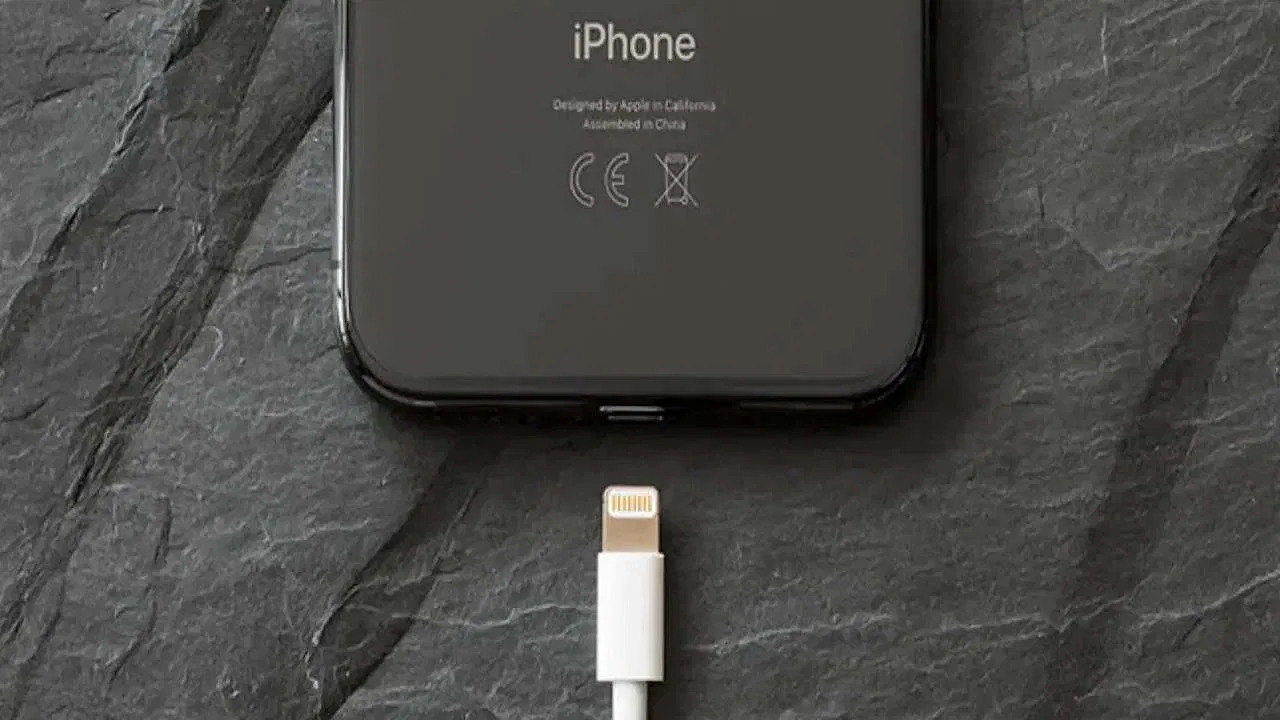 Iphone Charger Checker: आईफोन के नकली चार्जर की बढ़ रही संख्या, जानिए कैसे करें पहचान