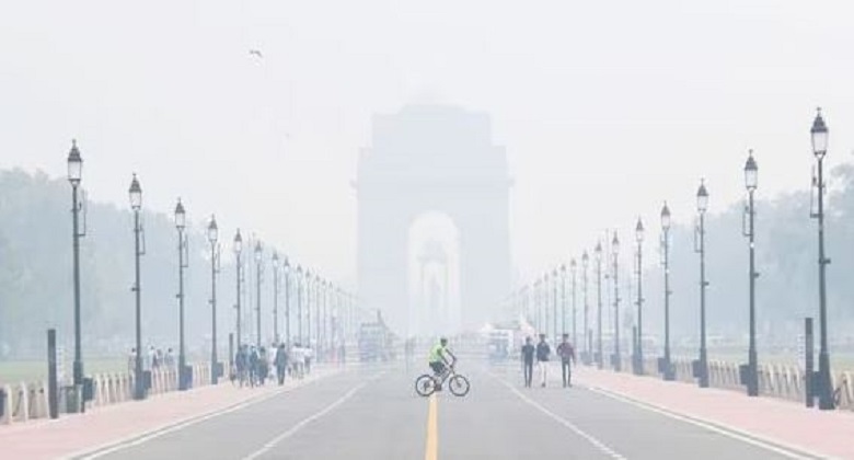 Delhi Air Pollution: बदतर हुई दिल्ली की हवा, इतना दर्ज किया गया AQI