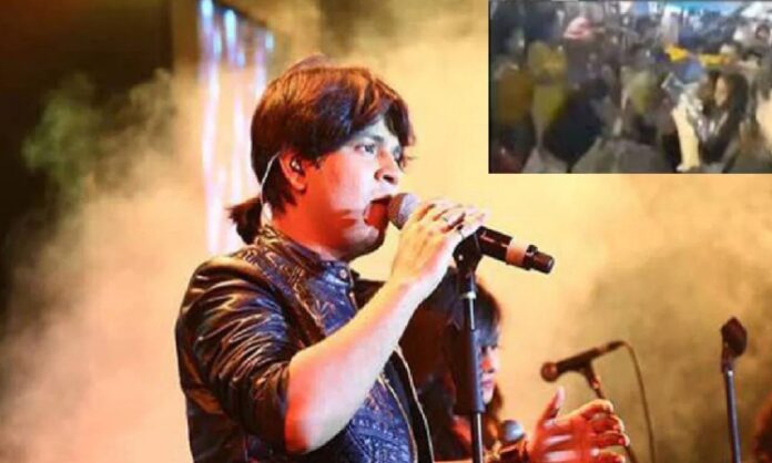 Ankit Tiwari Concert: अंकित तिवारी के कॉन्सर्ट में दी लड़कियों ने किया ज..