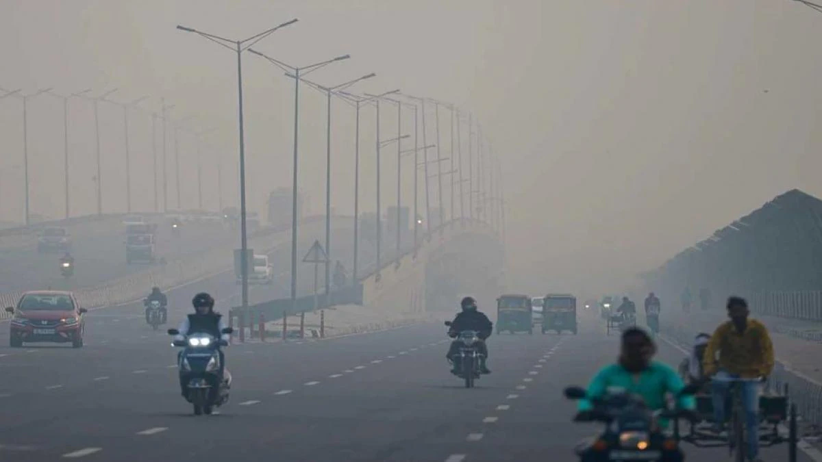 Delhi Pollution : दिल्ली की हवा में घुला जहर, जानिए इससे कैसे बचें