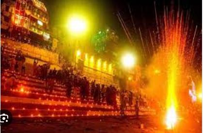 Dev Diwali: 12 लाख दीयों से रोशन होंगे काशी घाट, मिट्टी के दीपों से बढ़ेगी भव्यता