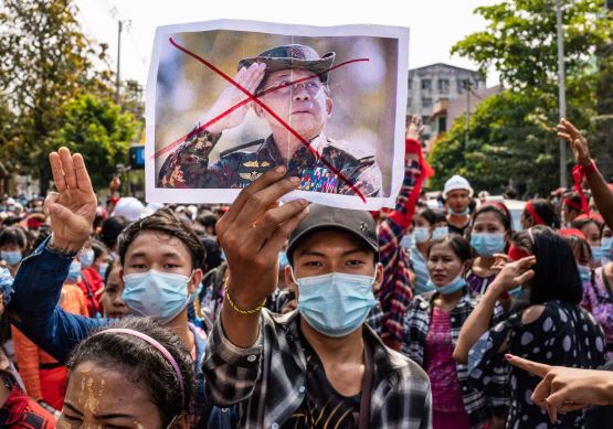 Myanmar Unrest: म्यांमार में सैन्य शासन और विद्रोहियों के बीच संघर्ष से डरा चीन, भारत भी परेशान