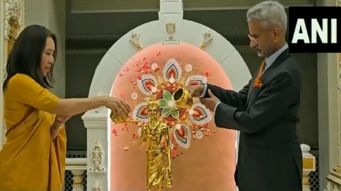 S Jaishankar: विदेश मंत्री एस जयशंकर ने लंदन से दी दिवाली की शुभकामनाएं, जानें क्या कहा