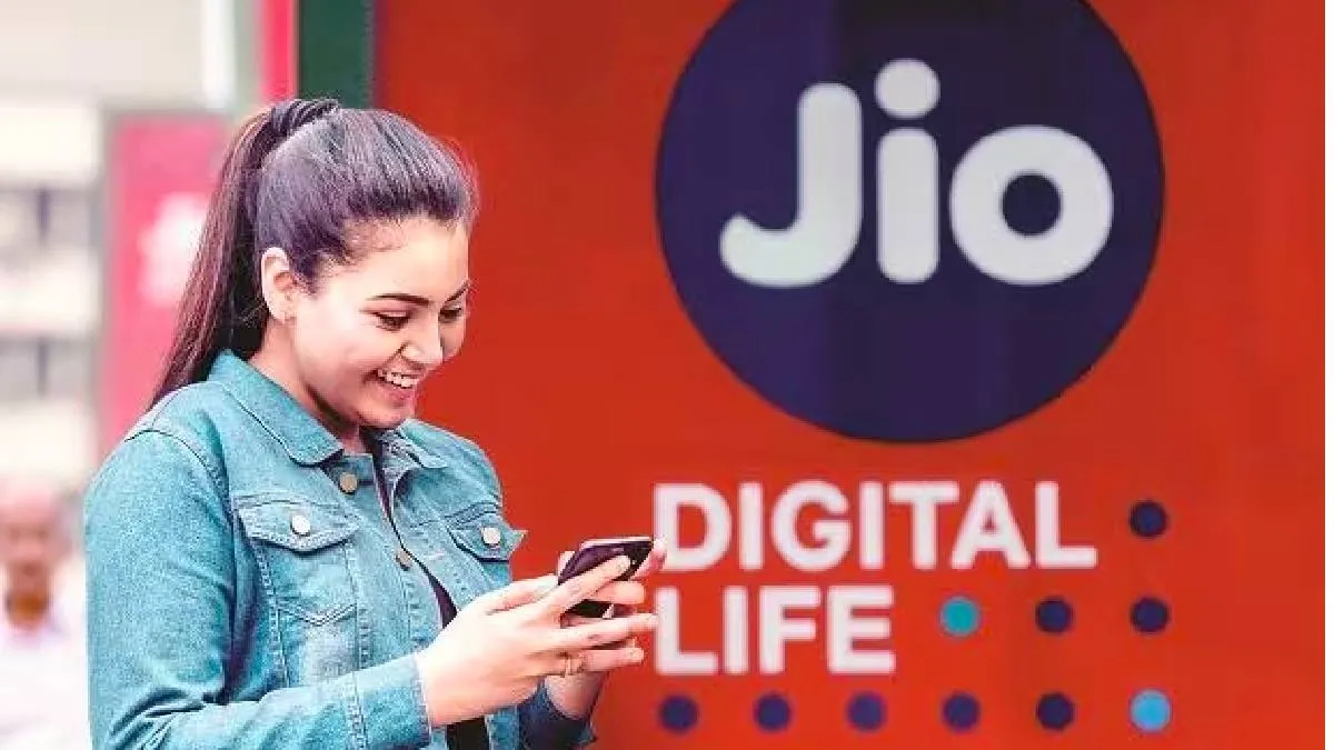 Jio Recharge Offers: सालभर के रिचार्ज मे मिलेगा मुफ्त OTT सब्सक्रिप्शन, फ्री कॉलिंग और भी बहुत कुछ