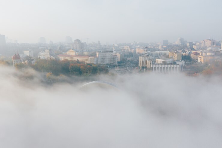 Delhi AQI : प्रदूषण से परेशान है दिल्ली, न जाने कब मिलेगी राहत, AQI अब भी गंभीर 