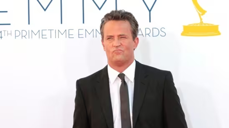 Matthew Perry: सुलझा मैथ्यू पेरी की मौत का रहस्य, अटॉप्सी रिपोर्ट में हुआ बड़ा खुलासा