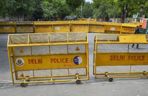 Delhi Blast: दिल्ली में इजरायली दूतावास के बाहर ब्लास्ट की खबर, सुरक्षा एजेंसियां मौके पर मौजूद