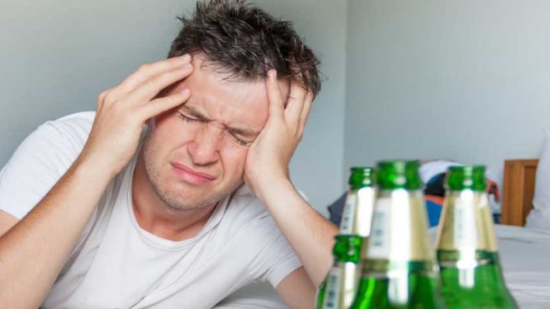 Tips for Recovering from Hangover: शराब पीने के बाद हैंगओवर दूर करने के सबसे आसान घरेलू तरीके