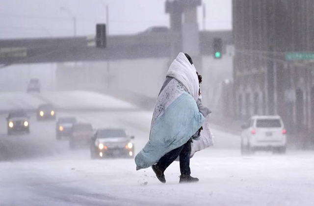 US Winter Storm: अमेरिका में ठंड का कहर, बर्फबारी तूफान के चलते 43 लोगों की मौत