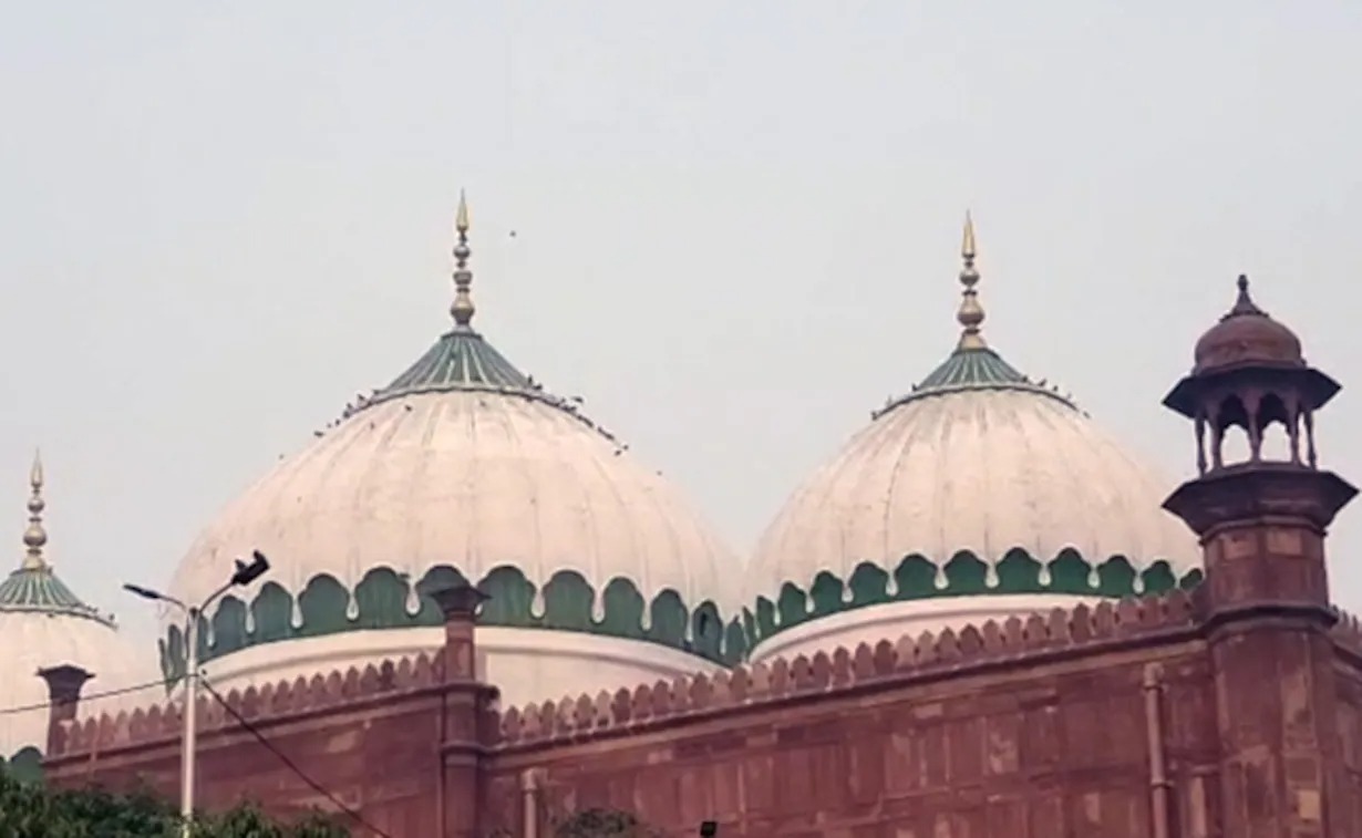 Mathura Shahi Masjid Case: श्रीकृष्ण जन्मभूमि मामले पर सुप्रीम कोर्ट में आज सुनवाई, इलाहाबाद हाईकोर्ट के फैसले के खिलाफ की गई याचिका