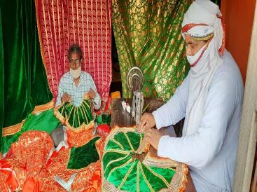 Ayodhya Ram Mandir: इनके सिले हुए पोशाक पहनेंगे भगवान राम, चार पीढ़ियों की परंपरा को आगे बढ़ा रहा यह परिवार