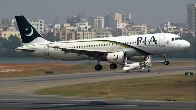 Pakistan International Airlines: आखिर कहां गायब हुई कनाडा गई पाकिस्तानी एयर होस्टेस? कमरे से मिला ये नोट