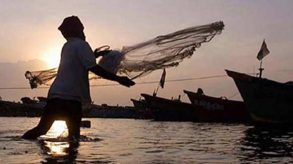 Fishermen Released: श्रीलंका में गिरफ्तार हुए भारतीय मछुआरों की वतन वापसी, अधिकारियों ने किया स्वागत