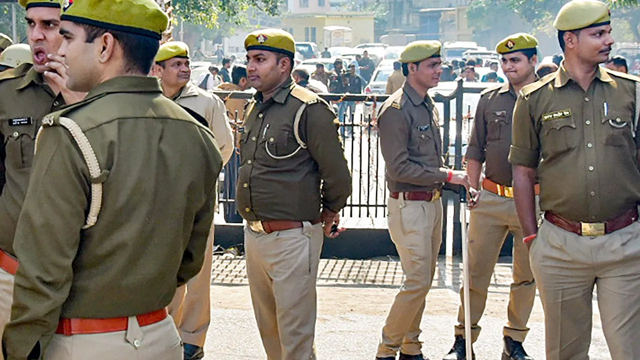 UP Police:  यूपी कांस्टेबल भर्ती का एडमिट कार्ड जारी, चेक करें डिटेल्स