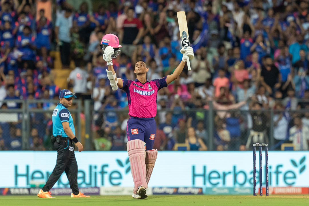 Fastest 50 in IPL: इन बल्लेबाजों से खौफ खाते हैं गेंदबाज, आईपीएल के इतिहास में जड़ चुके हैं सबसे तेज फिफ्टी