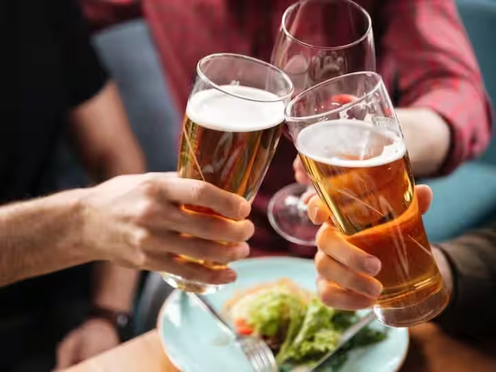 Drinking Alcohol: ड्रींक के साथ क्या है चखने का रोल, इन बातों का रखे खासा ध्यान-Indianews