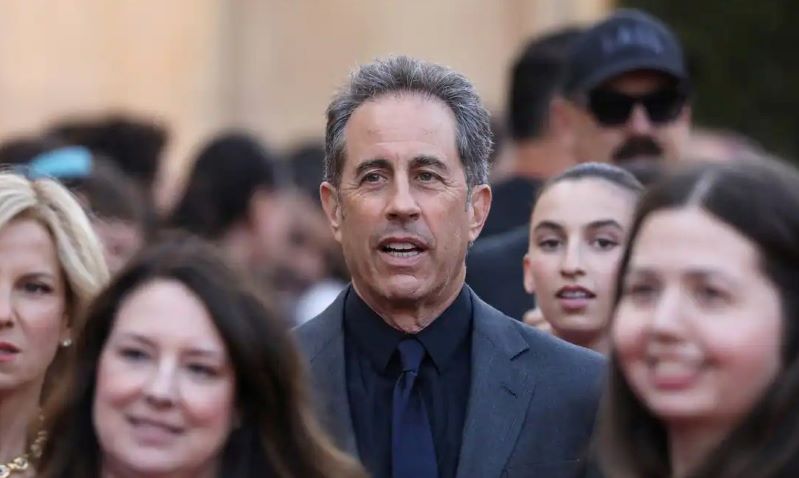 Jerry Seinfeld: ड्यूक में जेरी सीनफील्ड को मिली मानद उपाधि, विरोध में छात्र चले गए बाहर -India News