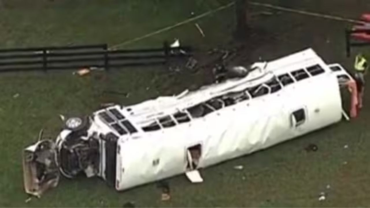 Florida bus crash: फ्लोरिडा में 53 प्रवासी मजदूरों को ले जा रही बस दुर्घटनाग्रस्त, आठ लोगों की मौत, 45 अस्पताल में भर्ती- Indianews